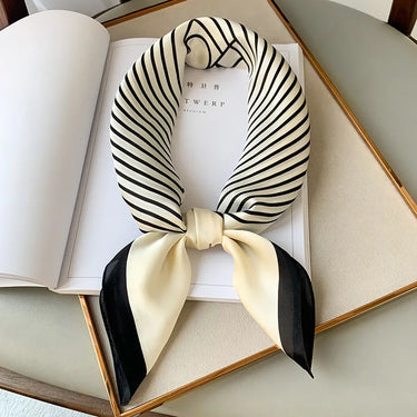Foulard en Satin de Soie Luxueux - StudioSoie